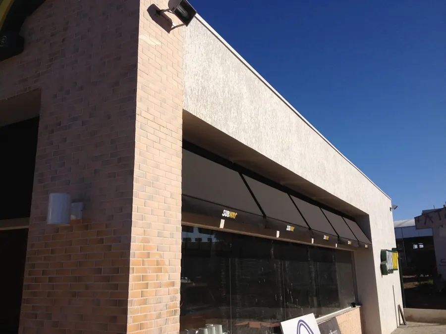 Fachada da loja Subway em Light Steel Frame com revestimento em tijolo aparente